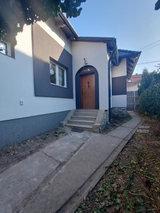 Regina Vendeghaz Miskolc Apartment Exterior photo